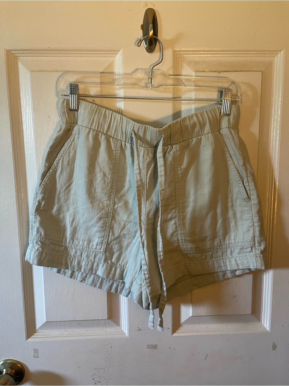 LOFT Drawstring Elastic-Waist Light Sage Athletic Shorts